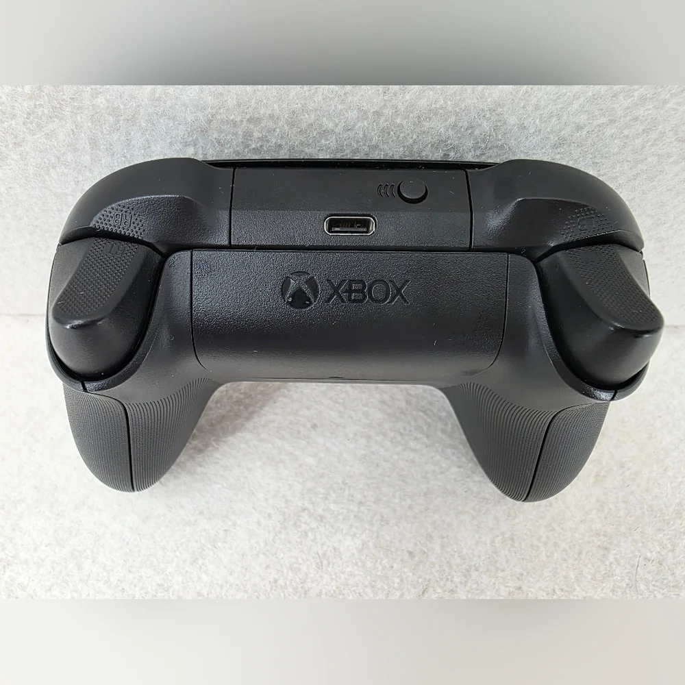 Xbox Carbon Black Wireless Gaming Remote Controller